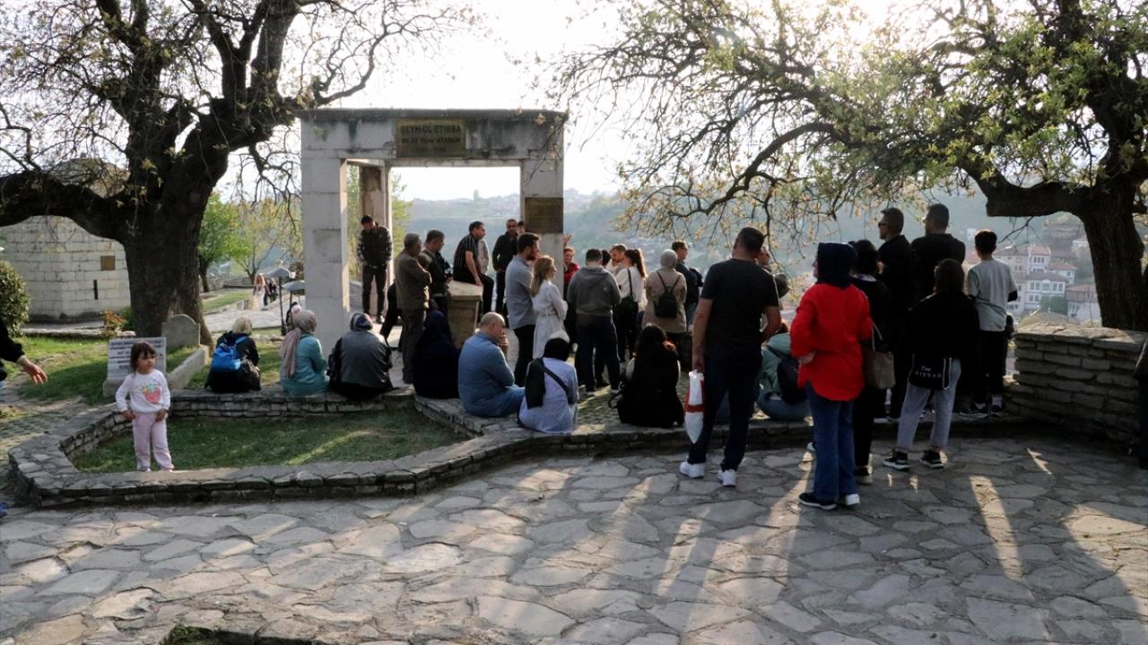 "Tatil boyunca ilçeye yaklaşık 120 bin araç girdi"