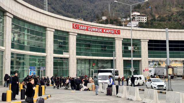 Sarp'tan 2026'nın ilk çeyreğinde 1 milyona yakın yolcu geçti