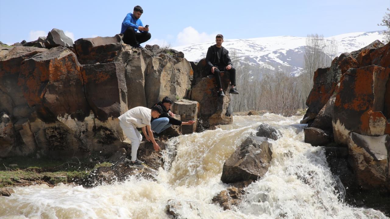 "Akarsular, tarihinde olmadığı kadar coşkulu akıyor"