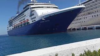 Dev gemi iskeleye böyle çarptı