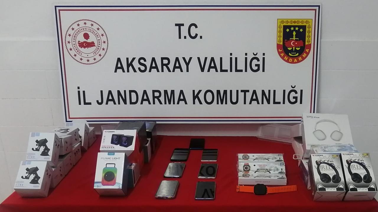 Aksaray’da kaçak telefon satan kişi gözaltına alındı