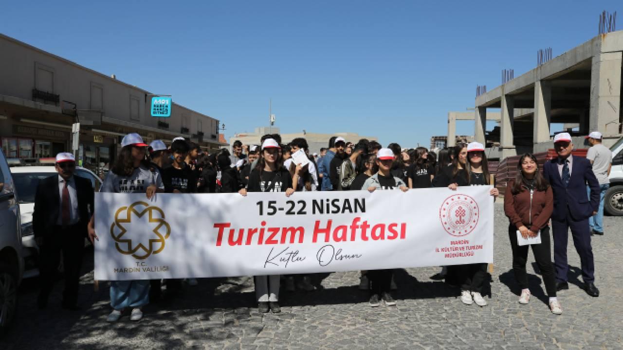 Mardin'de "Turizm Haftası" dolayısıyla kortej yürüyüşü gerçekleştirildi