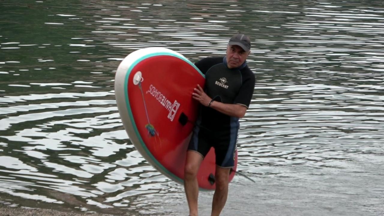 Sörf yapan kişi sahil güvenlik ekiplerini alarma geçirdi