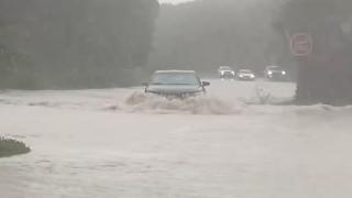 BAE'de sağanak hayatı olumsuz etkiledi