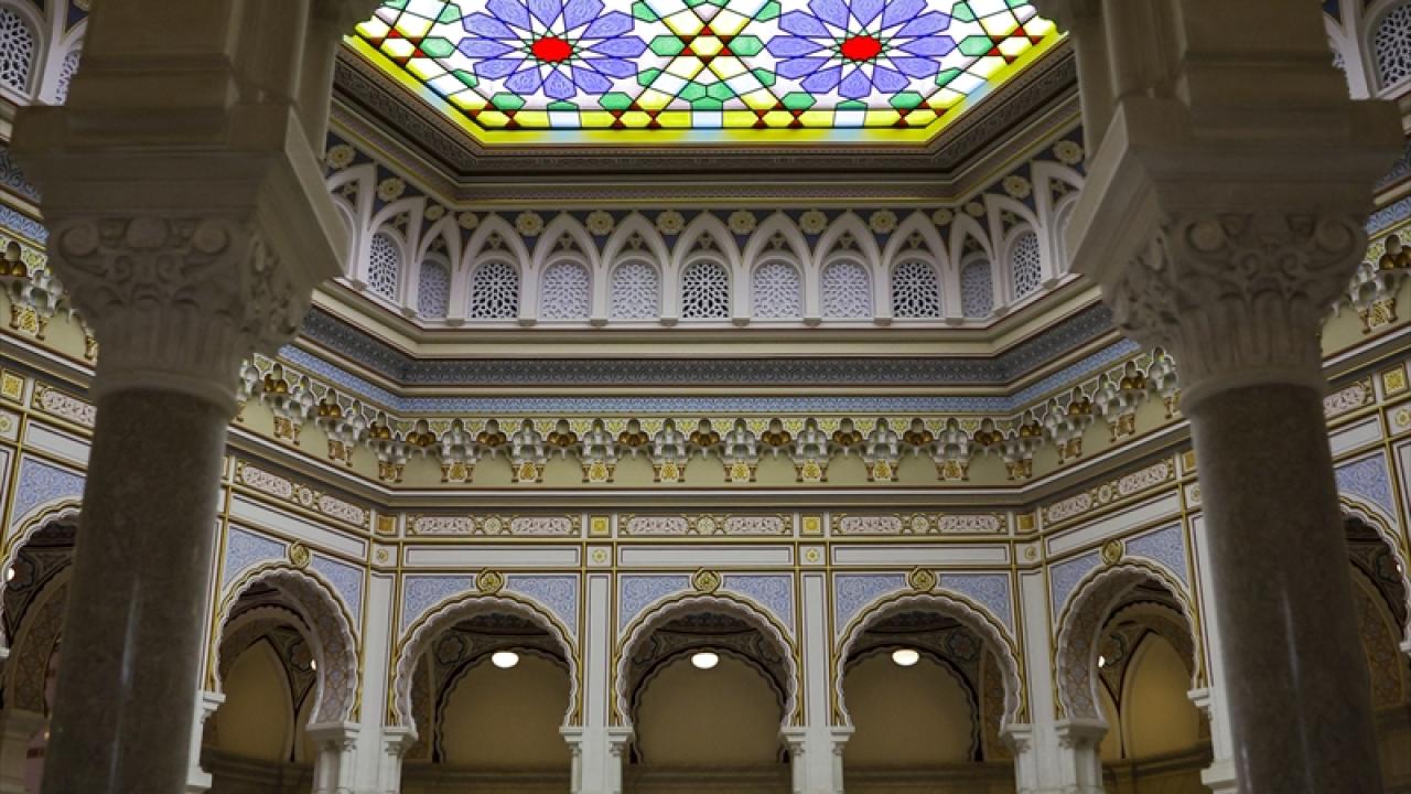 Kütüphane, Sırp askerlerin saldırılarında çıkan yangında büyük hasar aldı