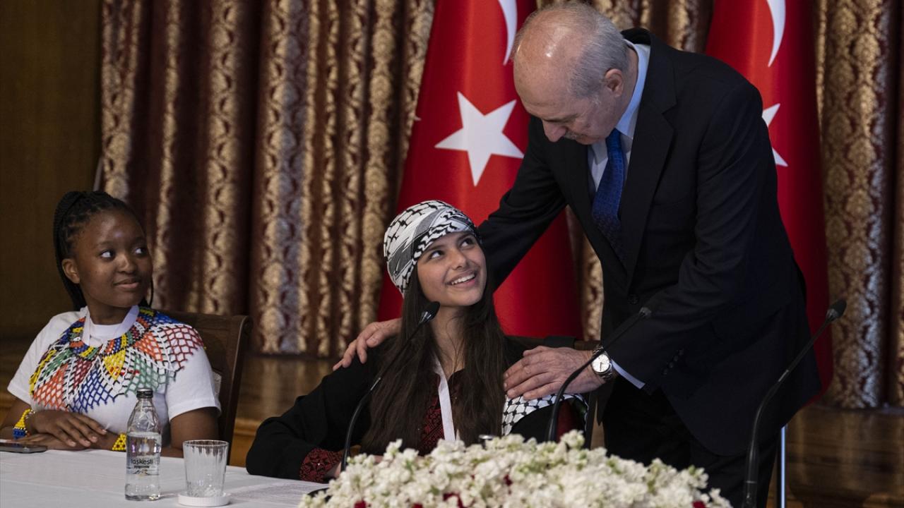 "Gazze`deki çocukların cılız bedenleri üzerinde insanlığın en ağır yükü taşınmaktadır"