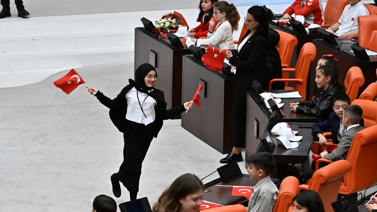 "Sonraki nesillere çok daha güçlü bir Türkiye`yi devretmenizi temenni ediyorum"