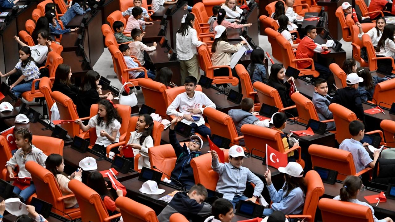 "Oy çokluğuyla kabul edilmiştir"