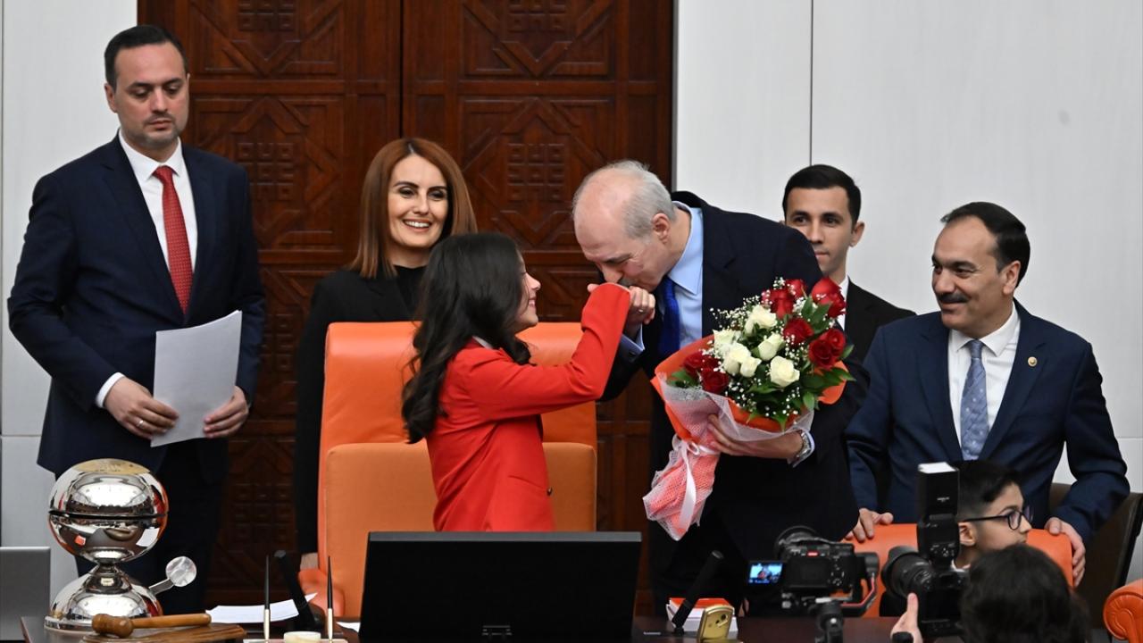 "Aziz milletimizin nice gençleri ülkemizin uzay macerasını sürdürecek"