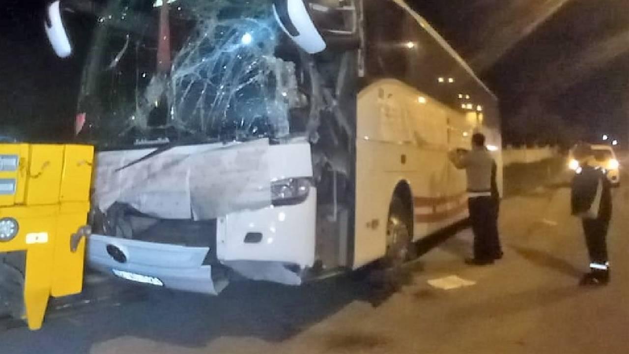 Aksaray'da tırla çarpışan otobüsteki 3 kişi yaralandı