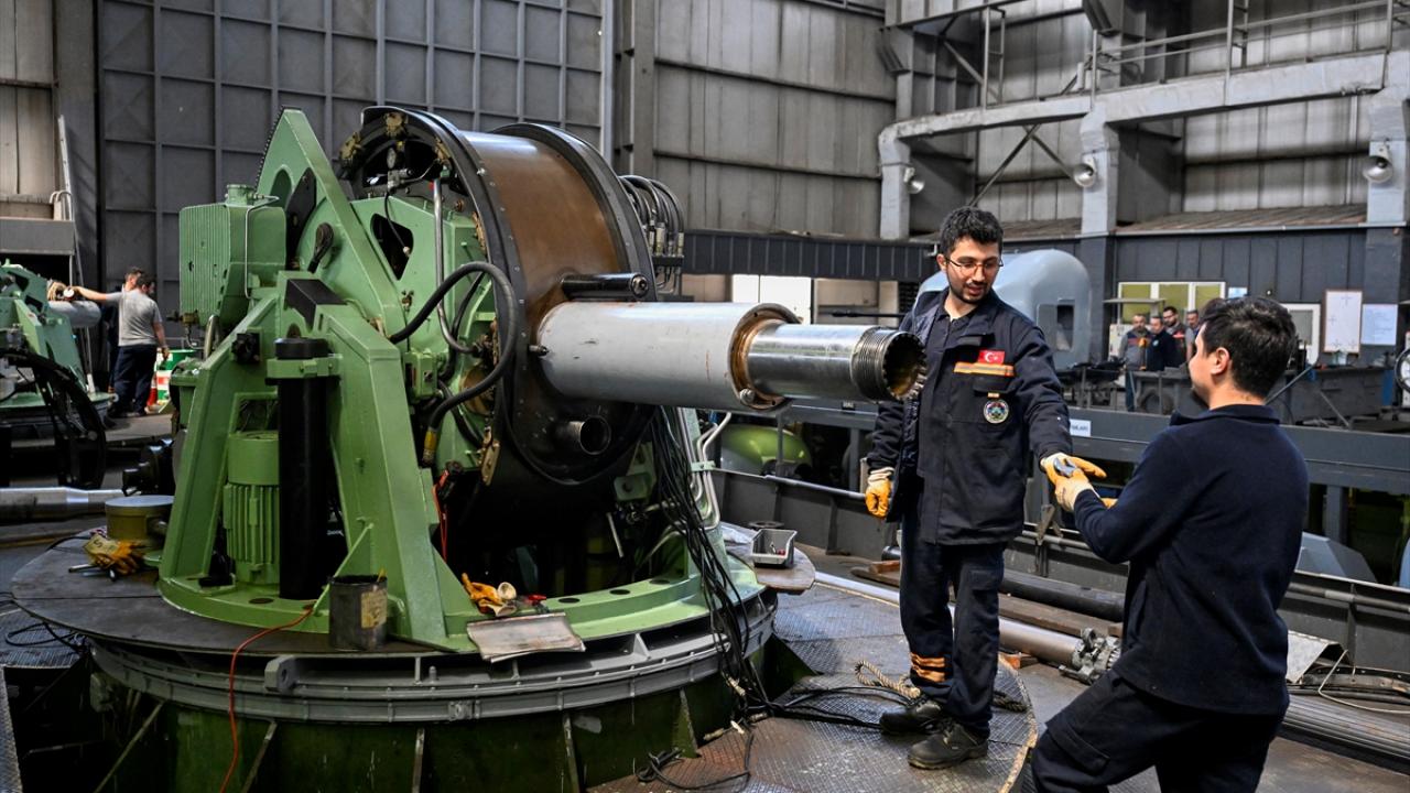 110 kişilik ekip TCG Anadolu`nun daha büyüğünü tasarlıyor