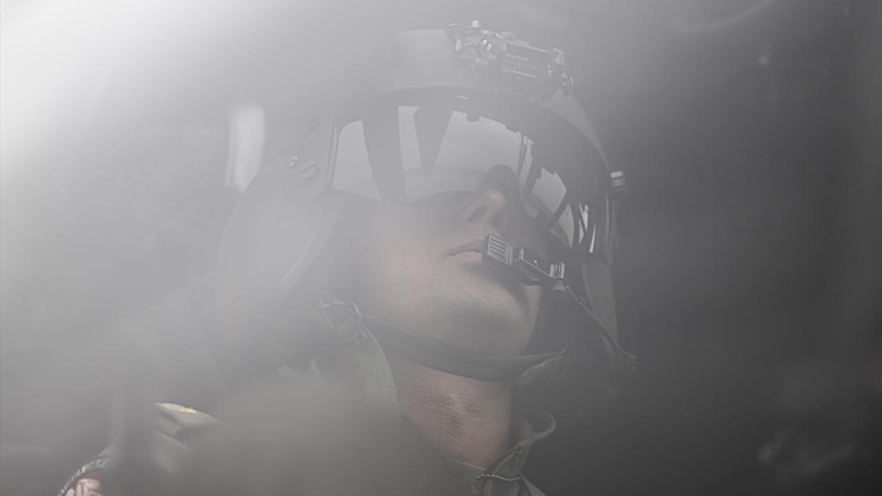 "Terörle mücadelenin yanı sıra birçok uçuş görevini de icra ettim"