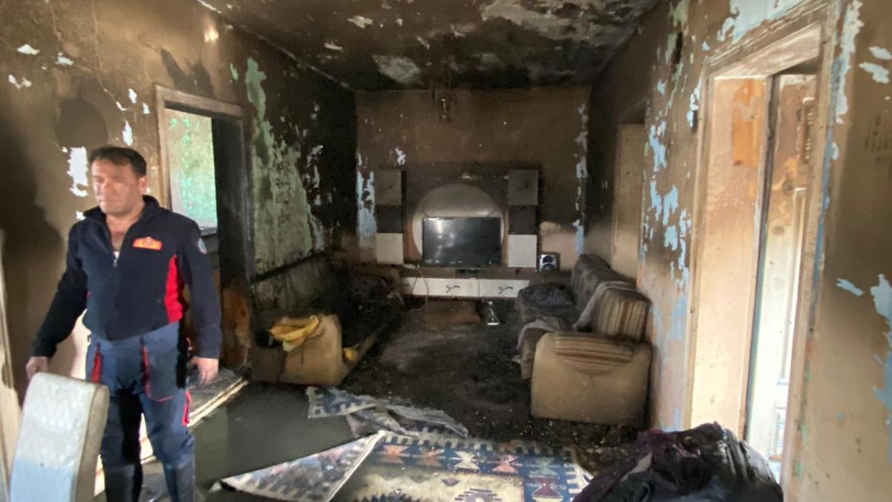 Ağrı'da bir evde çıkan yangın hasara neden oldu