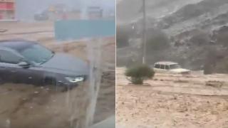 Medine'de sel: Araçlar suya kapıldı