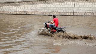 Yemen'de şiddetli yağışlar hayatı olumsuz etkiledi