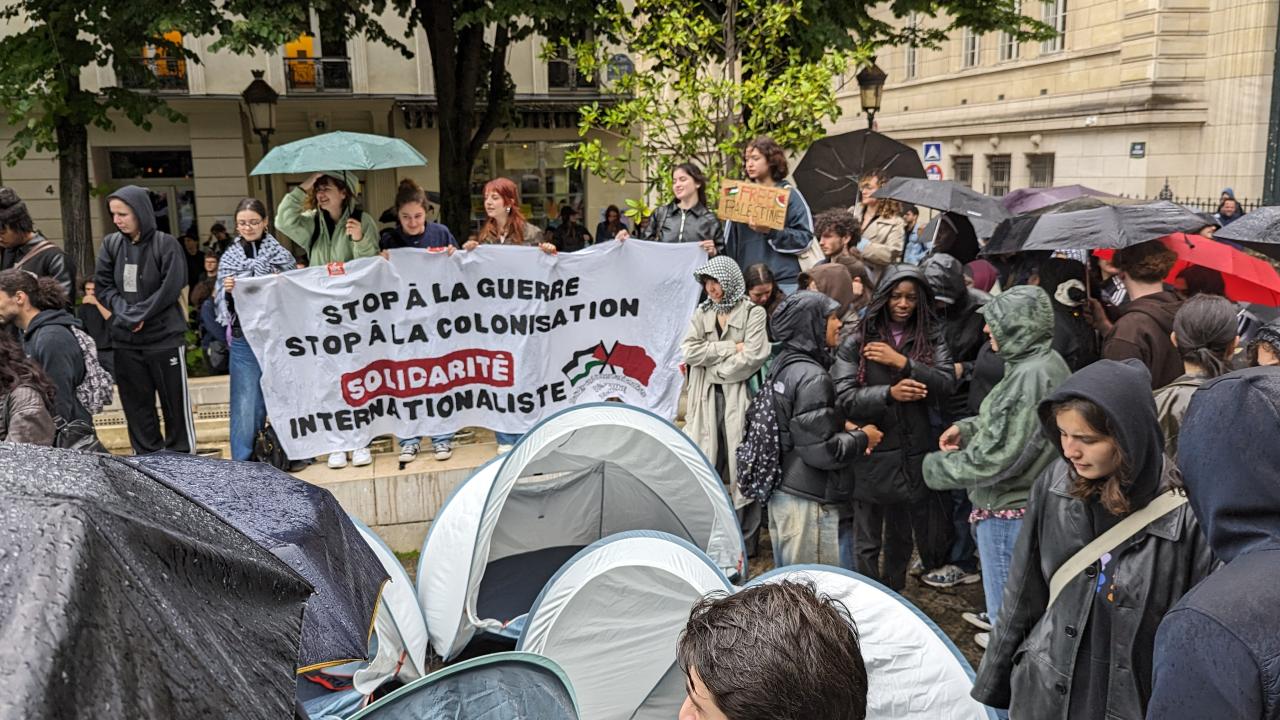 Sorbonne`daki eyleme polis müdahalesi