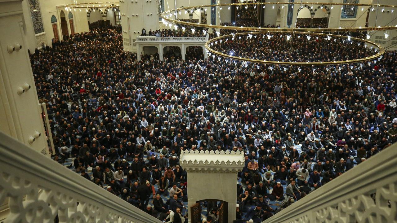 "Biz burada sadece bir cami yapmadık"