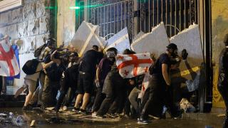 Gürcistan sokaklarında şiddetin dozu artıyor