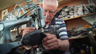 Küçük bir dükkana sığan o koca yüreğin hikayesi TRT Haber'e taşındı