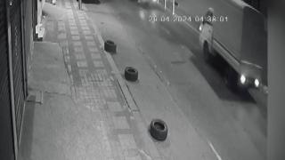 Çalıntı kamyonetlerle konvoy yaptılar