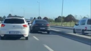 Bakırköy'de makas atan otomobil kazaya neden oldu