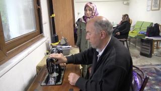 Klasik dikiş makineleri onun elinde yeniden hayat buluyor