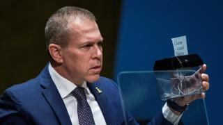 İsrailli diplomattan skandal eylem: BM Şartı metnini parçaladı