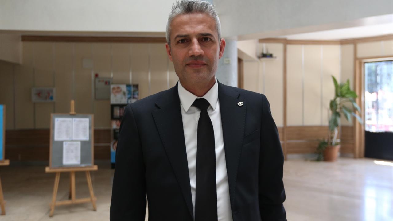 Başarısıyla idarecileri ve öğretmenlerini gururlandırdı