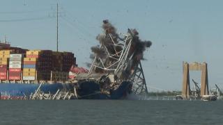 ABD'de Baltimore'da yıkılan köprünün enkazı kontrollü biçimde patlatıldı