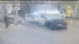 Fransa'da cezaevi aracından firar eden mahkum için kırmızı bülten çıkarıldı