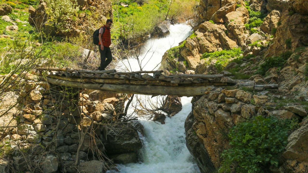 "Güzellikleri yaşamak için herkesi Hakkari`ye bekliyoruz"