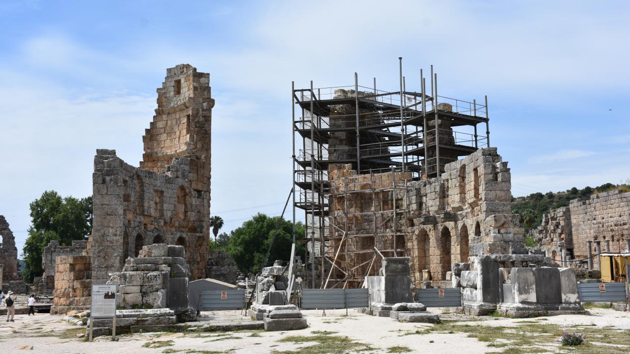 Liman bölgesinde sondaj çalışmaları yapılıyor