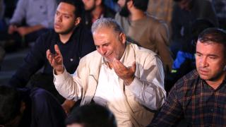 Tahran'da halk, Reisi ve diğer yetkililerin sağ bulunması için dua ediyor