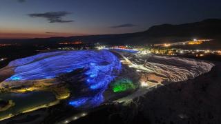Pamukkale'de turizmciler 3 milyon ziyaretçi hedefinin gece müzeciliğiyle aşılacağını düşünüyor