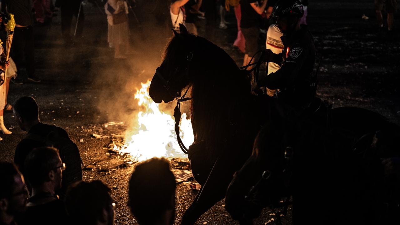 Polisten Tel Aviv`deki gösteriye müdahale
