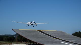 Bayraktar TB3, TCG Anadolu’daki rampanın benzerinden havalandı