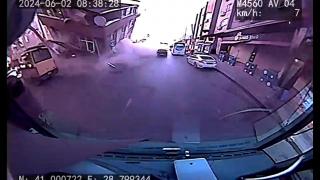3 katlı binanın çökme anı İETT otobüsü kamerasında