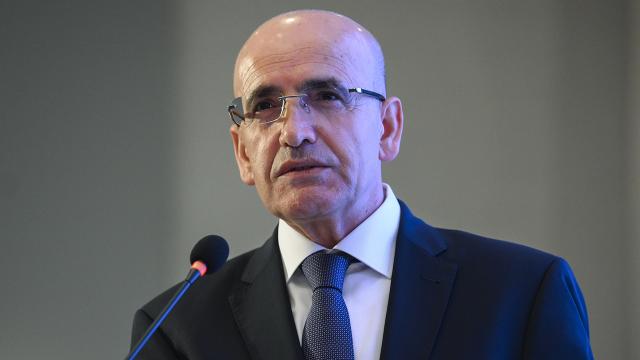 Şimşek'ten mazot açıklaması: Küresel şokun etkisini sınırlıyoruz haber görseli