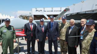 Cumhurbaşkanı Erdoğan, İzmir Doğanbey Tatbikat Bölgesi'nde açılan Savunma Sanayii Fuarı'nı gezdi