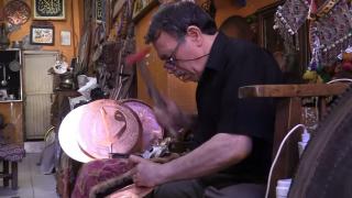 20 yıl önce TRT'ye konuk olduğu görüntüleri izleyince duygulandı