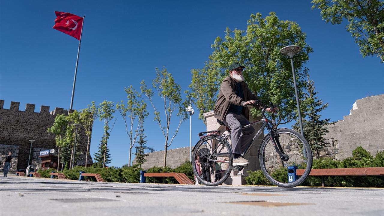 "Bisiklet çok güzel bir ulaşım aracı"