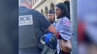 Fransa'da kefiye takan kadına para cezası