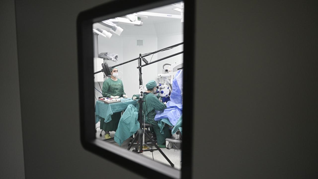 "Göz cerrahisinde dünyada çok iyi bir noktadayız"