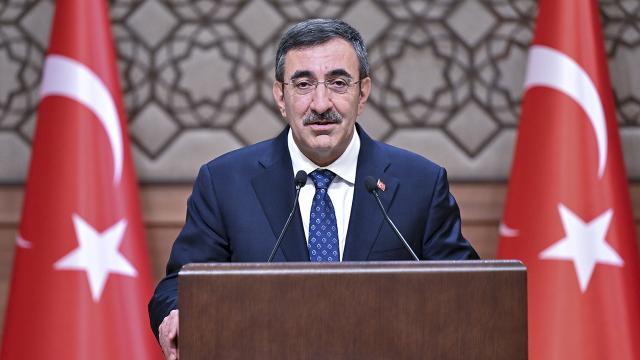 Türkiyə Prezidentinin köməkçisi Aşura günündən yazıb