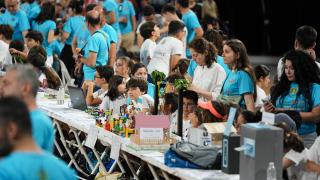 İzmir'de öğrencilerin robotik kodlama projeleri şenlikte sergilendi