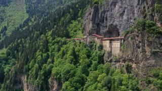 Sümela Manastırı'nın ziyaretçi sayısı yaz yoğunluğu başlamadan artışa geçti