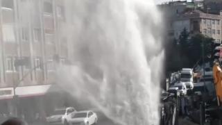 Bayrampaşa'da inşaat çalışmasında su borusu patladı