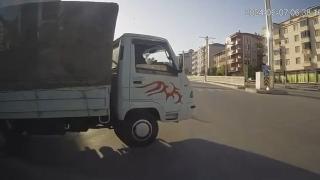 Elazığ'da halk otobüsü ile kamyonet çarpıştı: 8 yaralı