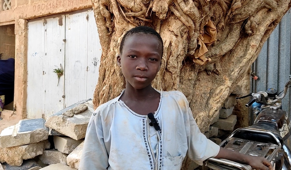 9 yaşından beri çalışıyor