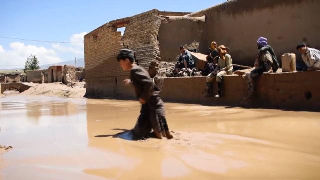 Afganistan'da şiddetli yağışlar ve ani seller nedeniyle 20 kişi hayatını kaybetti haber görseli